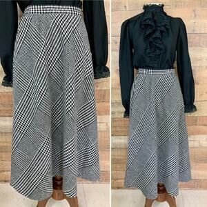 Vintage 1970’s Cottagecore Houndstooth A-line Skirt Size Small Academia